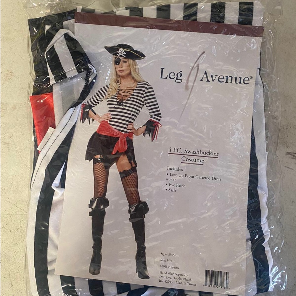 LEG AVENUE SWASHBUCKLER PIRATE COSTUME 4pc set